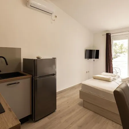 Antonela Biograd Na Moru