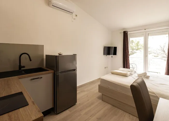 Antonela 비오그라드나모루