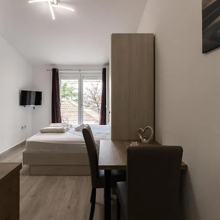 公寓 Antonela 比奥格勒·纳·莫鲁